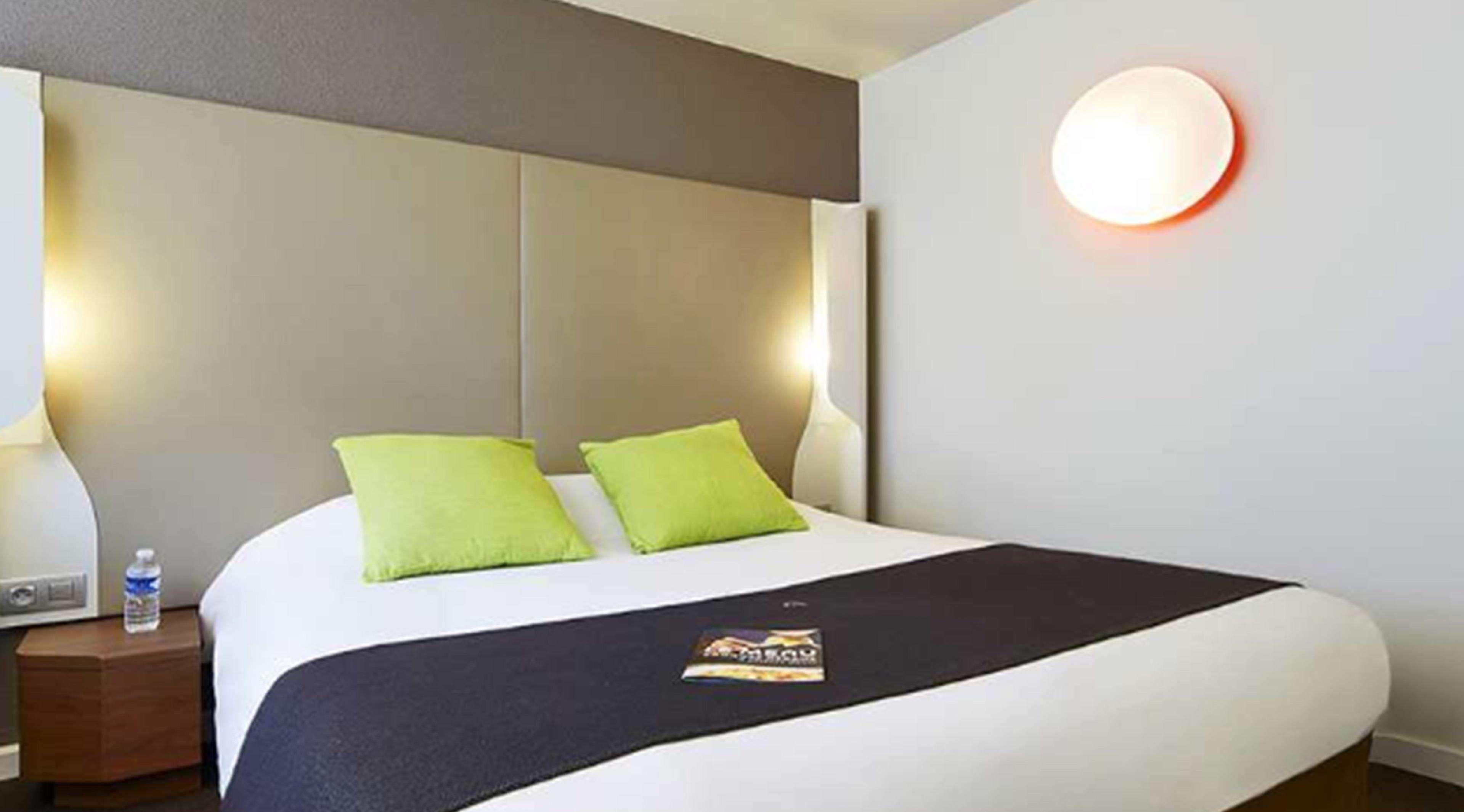 ก็องปานีล แซ็งเอเตียน เอสต์ Hotel แซ็งต์-ชามงด์ ภายนอก รูปภาพ