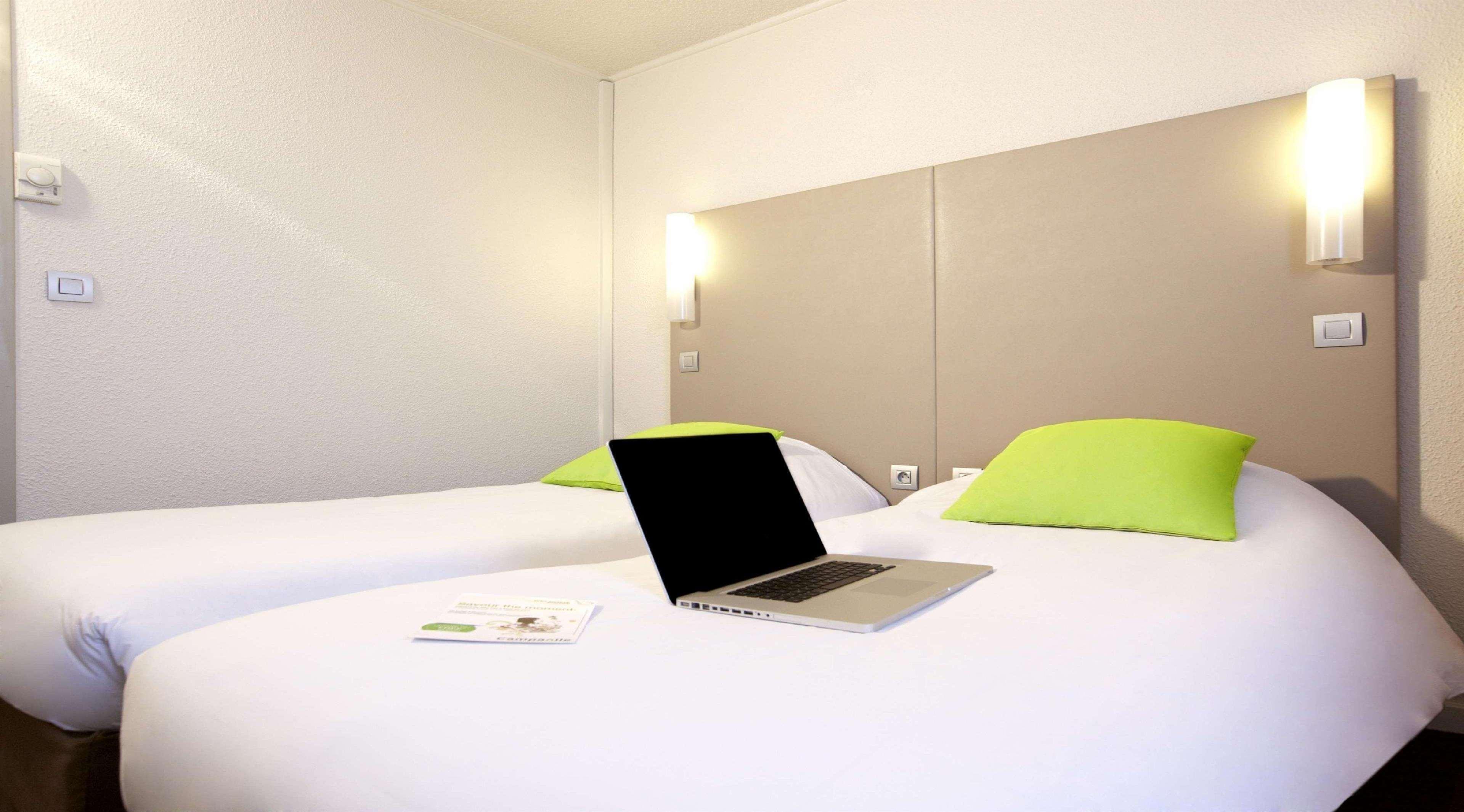 ก็องปานีล แซ็งเอเตียน เอสต์ Hotel แซ็งต์-ชามงด์ ภายนอก รูปภาพ