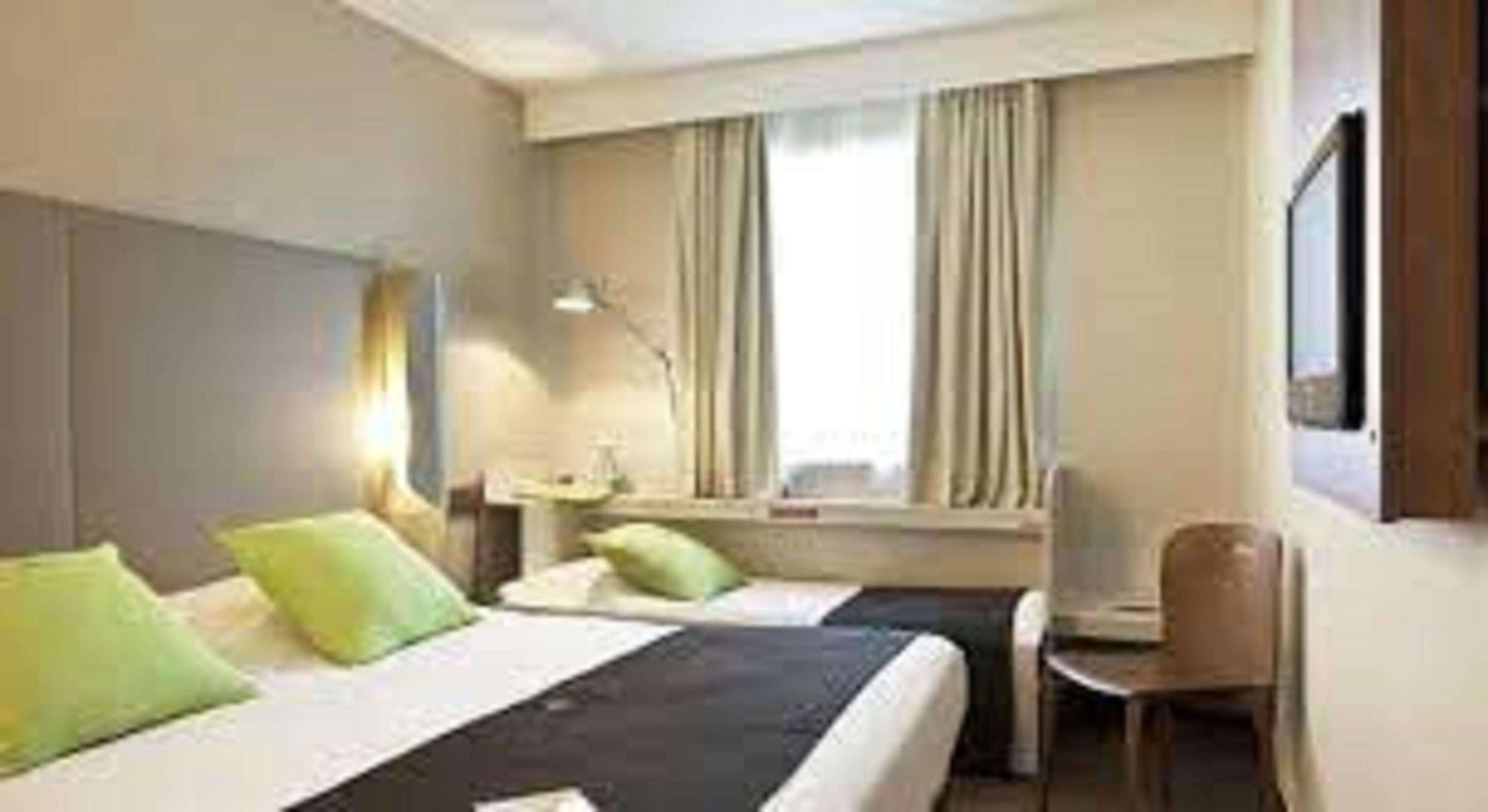 ก็องปานีล แซ็งเอเตียน เอสต์ Hotel แซ็งต์-ชามงด์ ภายนอก รูปภาพ