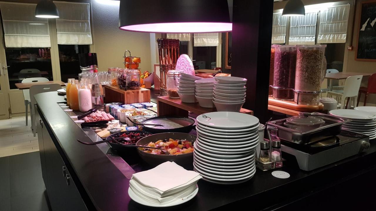 ก็องปานีล แซ็งเอเตียน เอสต์ Hotel แซ็งต์-ชามงด์ ภายนอก รูปภาพ